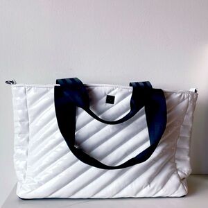 Think Rolyn*** white tote with crossbody strap